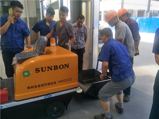 小型車間掃地機順利交付&mdash;泰興客戶見證