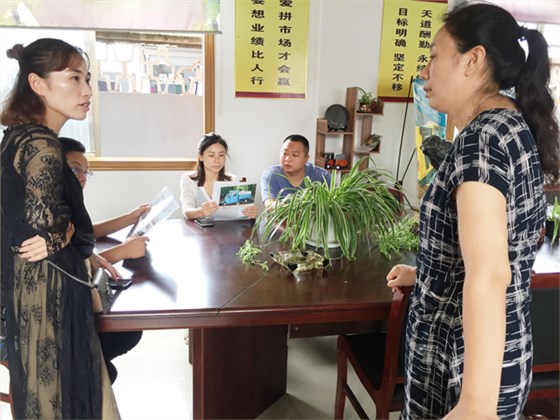 無錫客戶參觀工廠預(yù)購(gòu)電動(dòng)掃地機(jī)2000A 