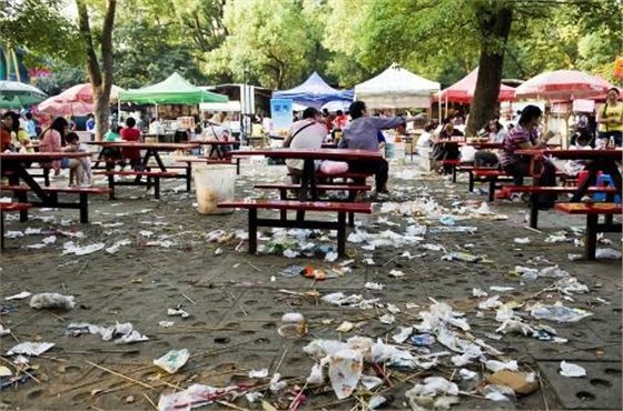 電動掃地車助力解決景區(qū)清潔難題！