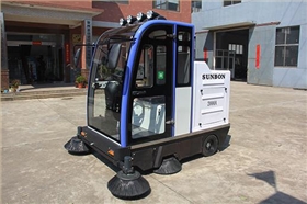 電動(dòng)掃地車(chē)走進(jìn)河南駐馬店某建設(shè)公司