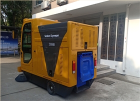 駕駛式電動(dòng)掃地車(chē)廠家直銷(xiāo),價(jià)格實(shí)惠,終身維保