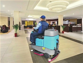 蘇州某木業采購雙盤駕駛式洗地機保潔