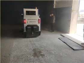 興化某米業(yè)采購(gòu)圣倍諾2000A駕駛式電動(dòng)掃地車