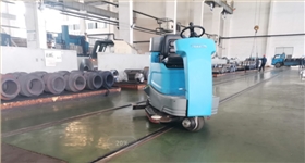 駕駛式洗地機在工廠車間的應用
