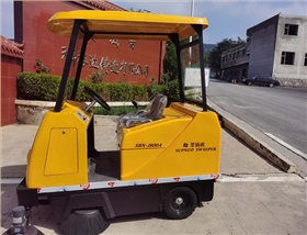 1800掃地車進駐山西晉城某化工企業