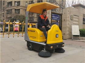 全封閉電動掃地機制造廠家