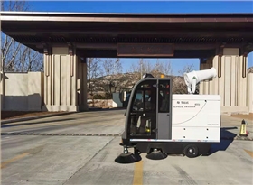 駕駛式掃地車在公園景點的應用優勢