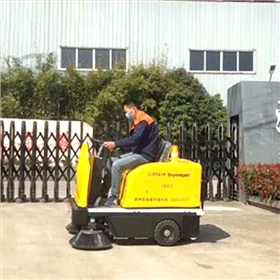 馬路掃地機