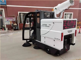 2000AW電動掃地車進駐遼寧葫蘆島某小區