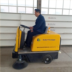 車庫掃地機在停車場的應用