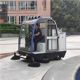 環衛電動掃地車