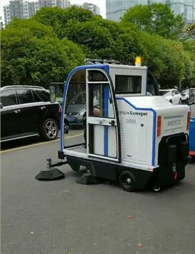 清掃車成為環衛街道清潔小能手