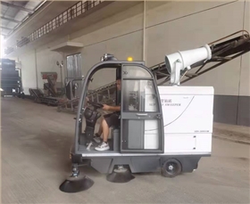 電動清掃車成了糧倉清潔和收集的好幫手