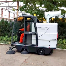 住宅小區選擇駕駛式電動掃地機有什么好處呢？