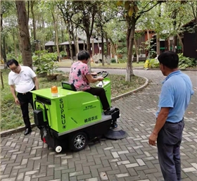 工業(yè)洗地機(jī)好用嗎？