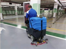 機(jī)場(chǎng)選擇什么類型的洗地機(jī)