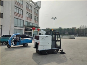 物流倉庫使用掃地車的效果如何