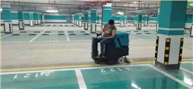 為什么駕駛洗地機可以成為購物商場清潔的主要設(shè)備呢？