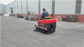 小型清掃車的出現使清掃變得容易