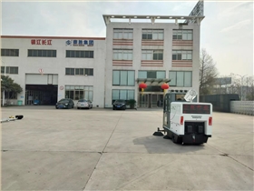 性價比高的微型清掃車,讓清掃更輕松 性價比高的微型清掃車,讓清掃更輕松