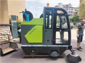 路面清掃車 路面清掃車