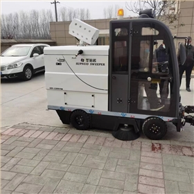 清掃車的多元應(yīng)用及其對(duì)城市環(huán)境的積極影響