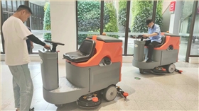 沉浸式清潔革命:為何商業(yè)駕駛式洗地機(jī)是現(xiàn)代清潔的最佳選擇 沉浸式清潔革命:為何商業(yè)駕駛式洗地機(jī)是現(xiàn)代清潔的最佳選擇