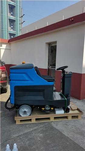 提升效率與清潔力：探索商業駕駛式洗地機的優勢與應用