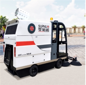 四輪電動清掃車