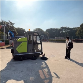 駕駛式型清掃車賦能無錫某水廠，助力保潔