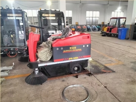 車間掃地車：車間清潔的&ldquo;高效神器&rdquo;