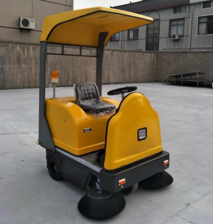 圣倍諾電動掃地車1400A加蓬