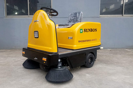 車庫電動掃地機