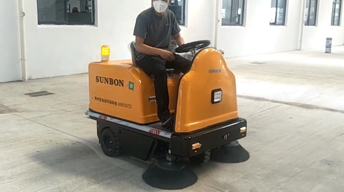 小型車間掃地機順利交付&mdash;泰興客戶見證