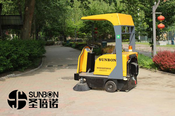 電動掃地車給物業保潔帶來了哪些好處 電動掃地車給物業保潔帶來了哪些好處