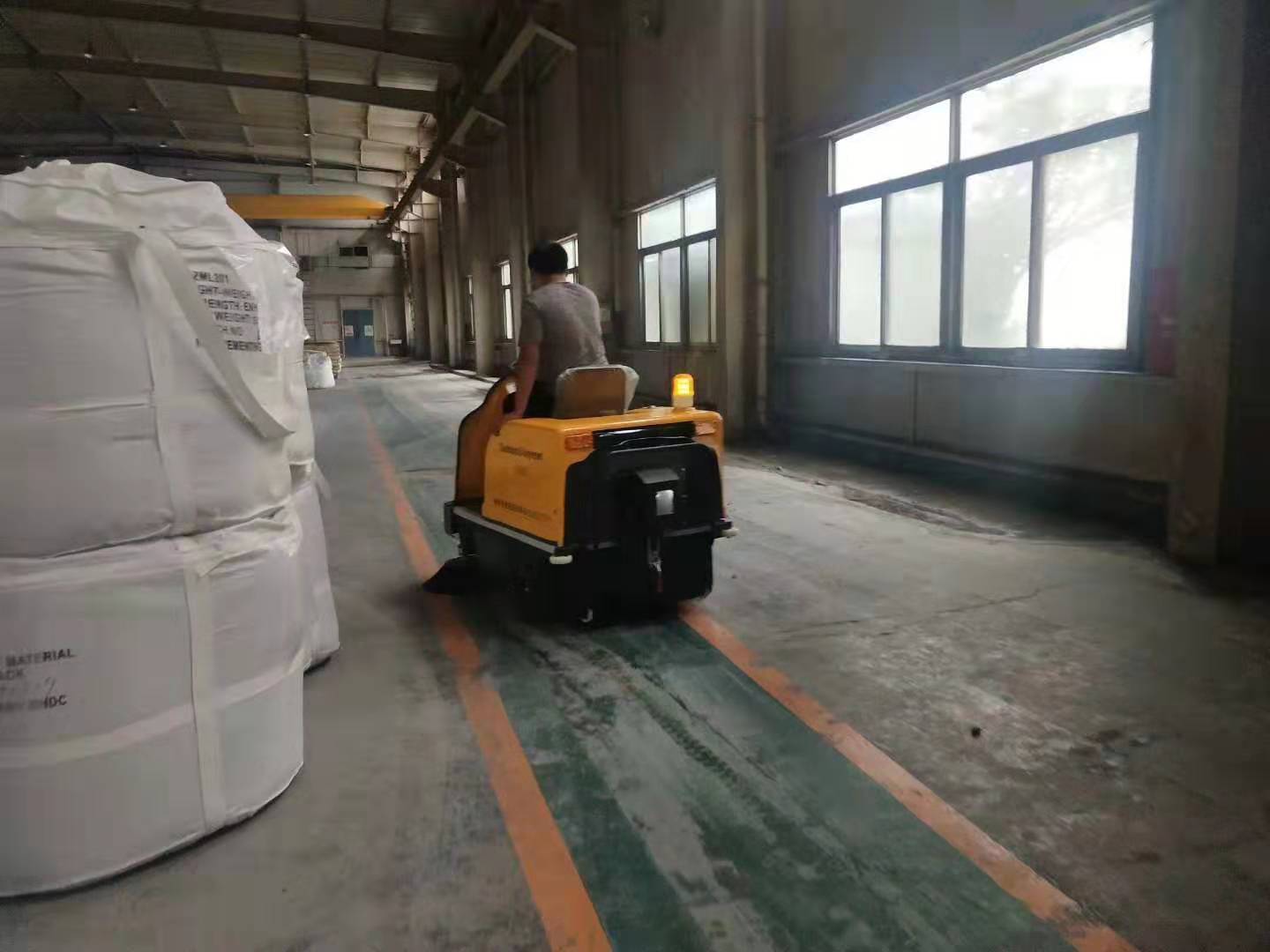 電動掃地車在江陰某機電廠的應用案例