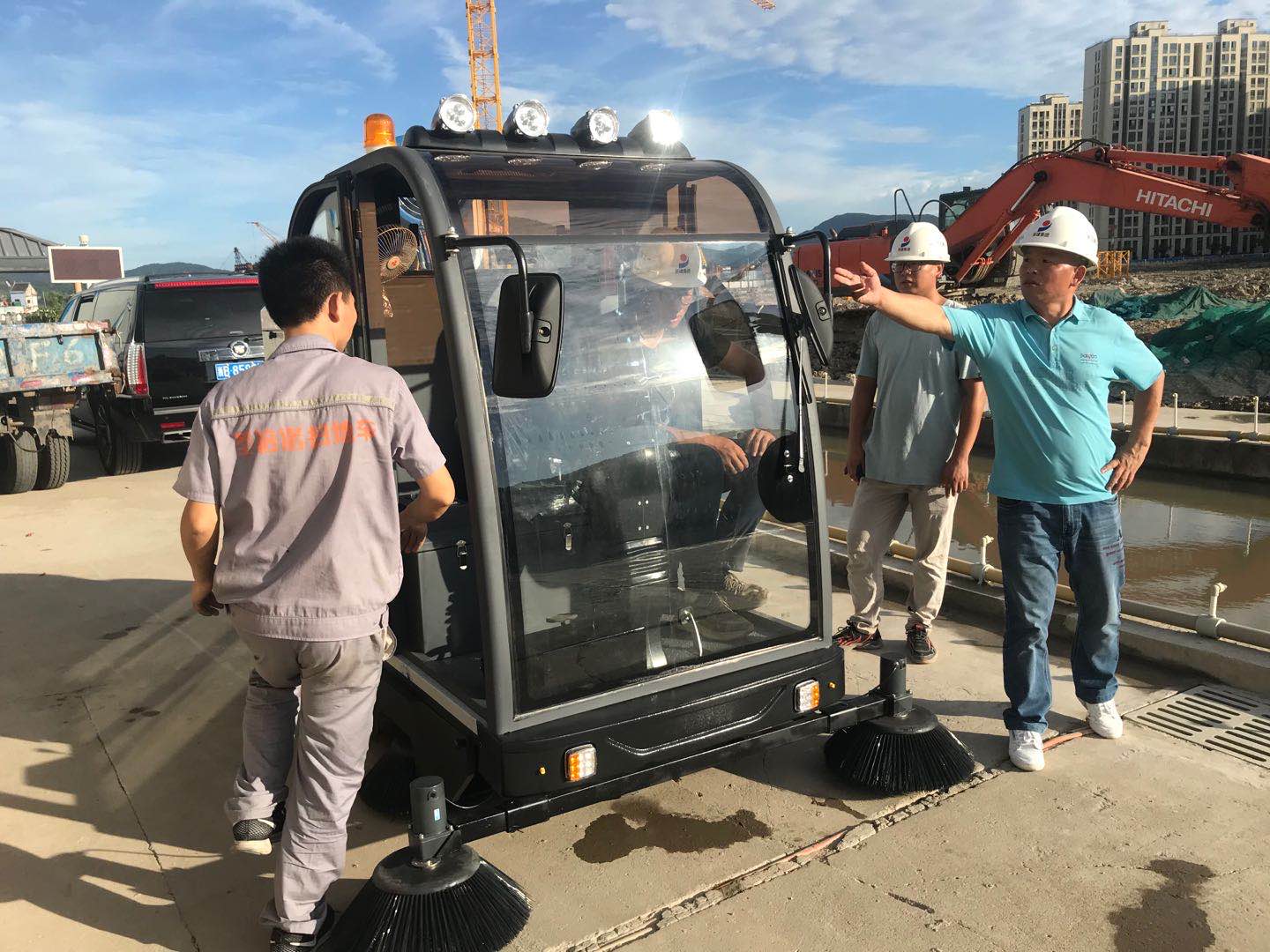 寧波浙江建工采購圣倍諾2000AW掃地車