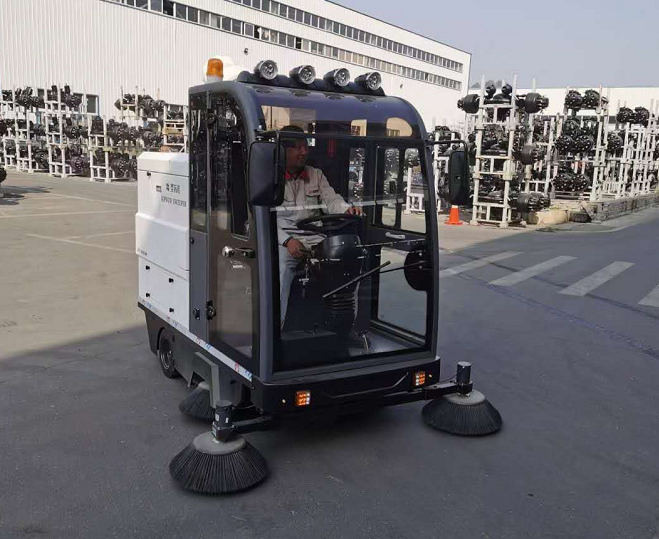 圣倍諾電動掃地車進駐湖北十堰某科技公司 
