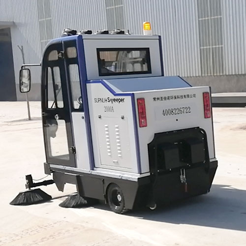 全封閉電動駕駛掃地車 全封閉電動駕駛掃地車