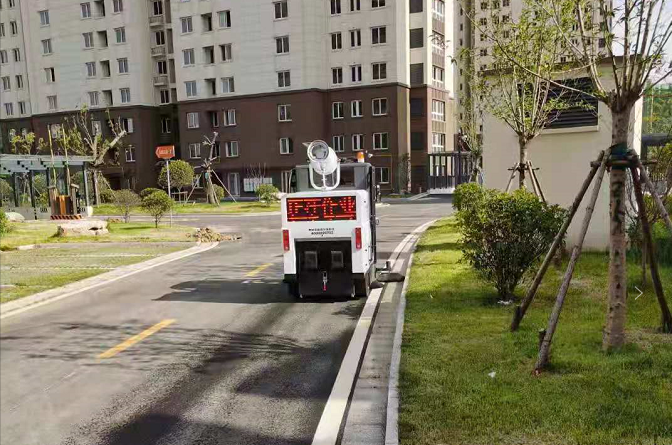 霧炮物業(yè)掃地車(chē)進(jìn)駐徐州新沂某小區(qū)