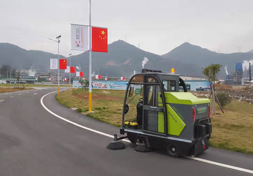 什么現(xiàn)在很多物業(yè)清潔都在使用電動清掃車? 什么現(xiàn)在很多物業(yè)清潔都在使用電動清掃車?