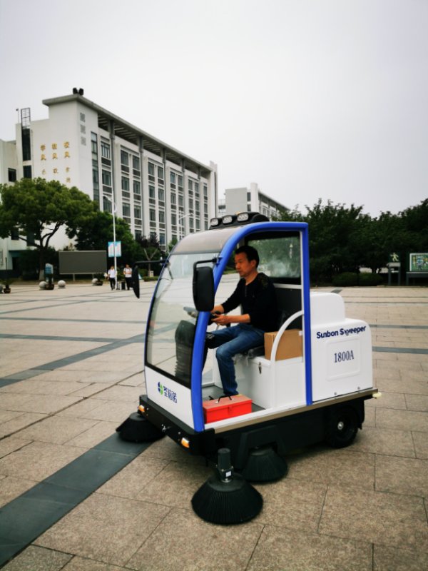 道路環衛清掃車的特點 道路環衛清掃車的特點
