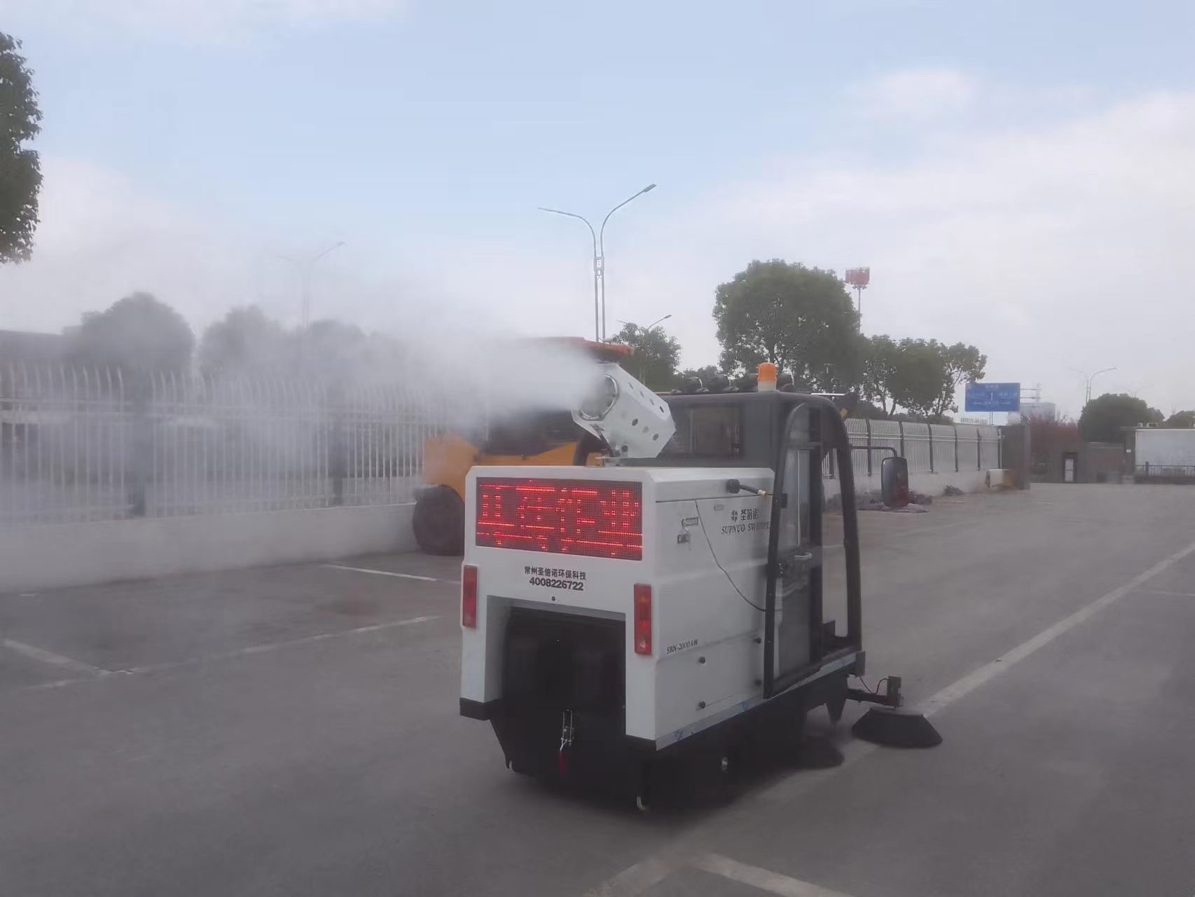 小型工業(yè)清掃車對(duì)使用和操作有要求嗎？