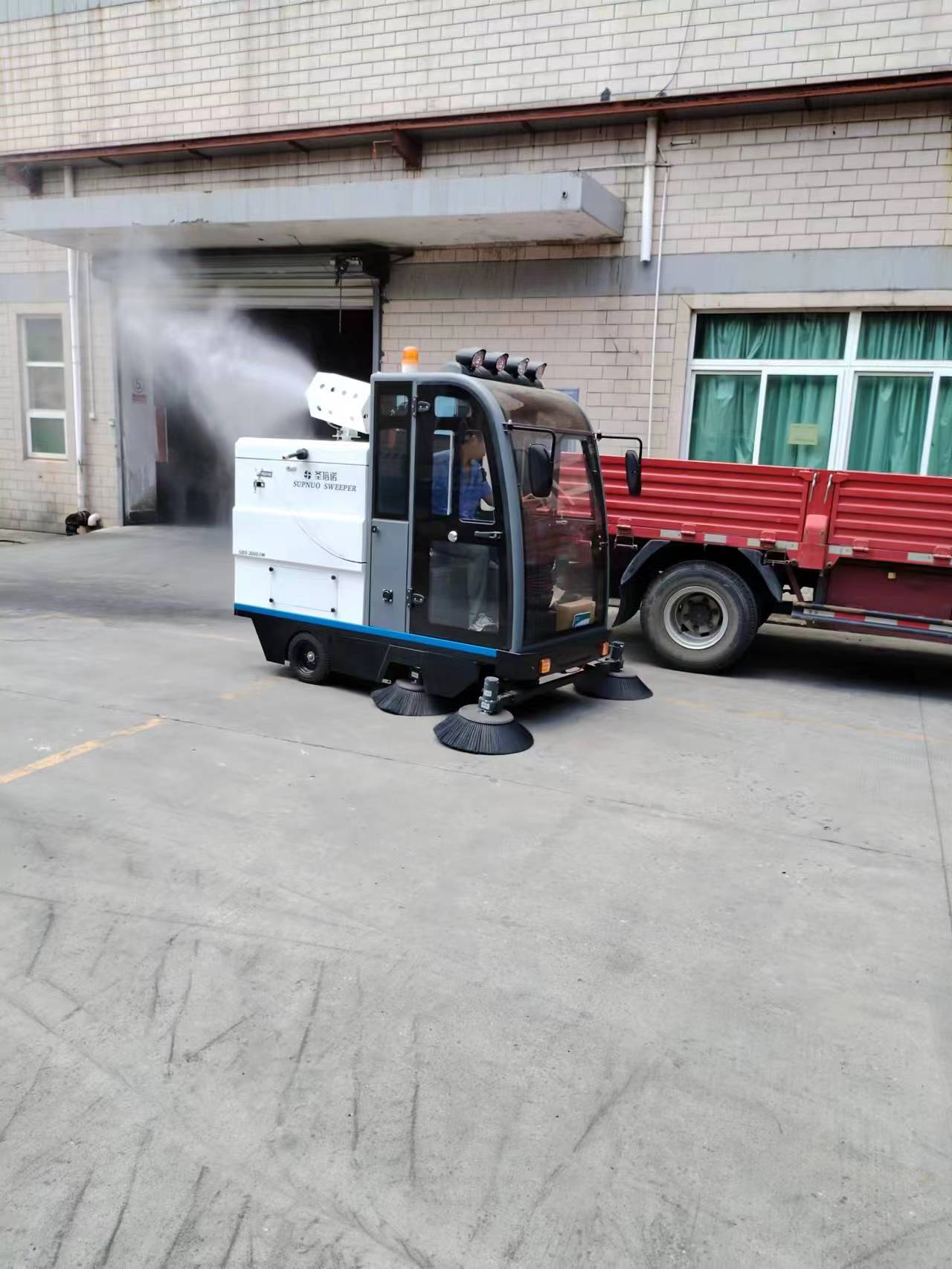 工廠清掃車可以幫助我們完成哪些地面整理任務？