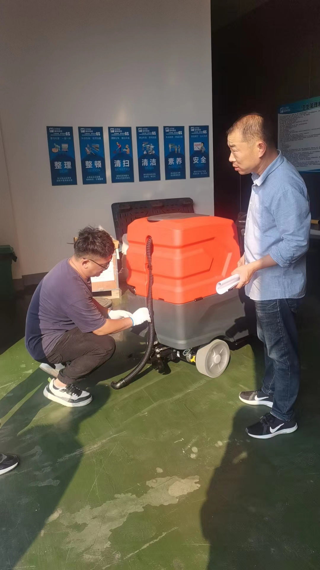 機場高鐵站選擇什么樣的洗地機清潔？