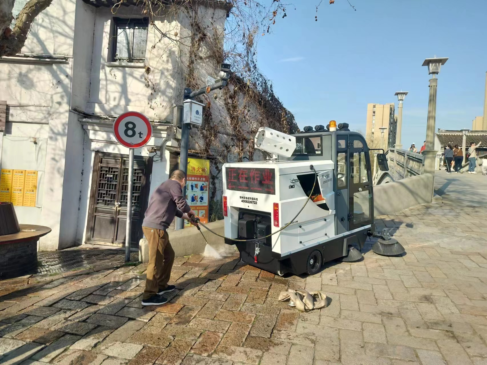 如何選擇駕駛掃地車?考慮價格和制造商的服務質量 如何選擇駕駛掃地車?考慮價格和制造商的服務質量