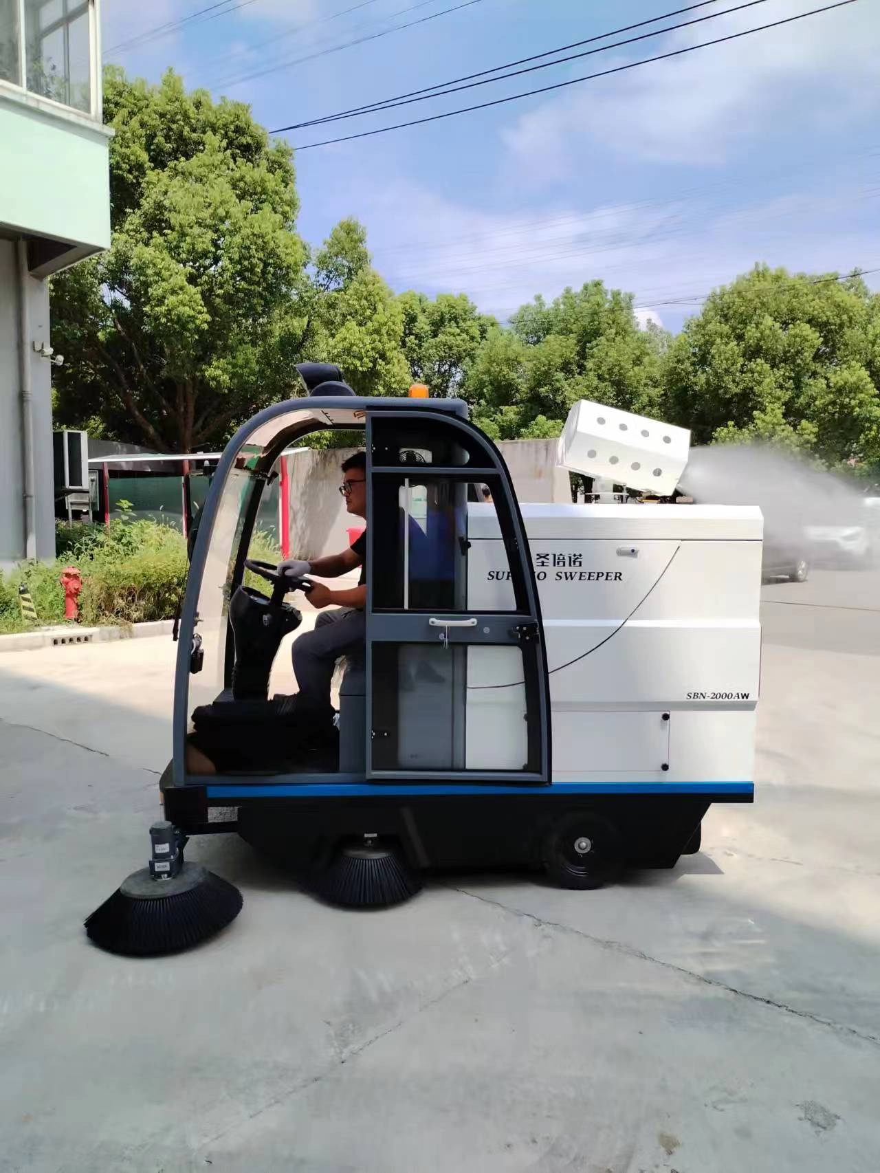 駕駛式掃地車 駕駛式掃地車