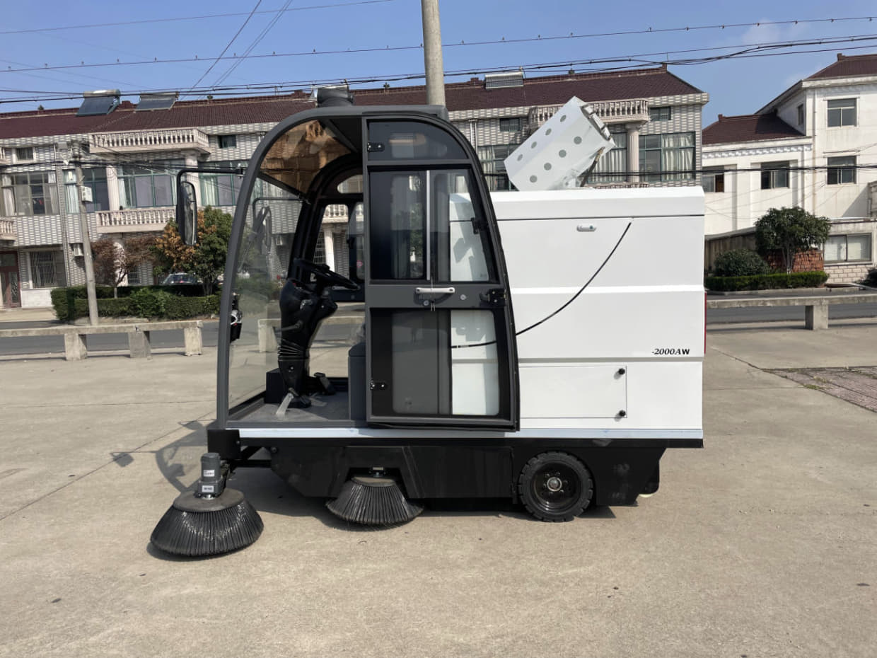 環(huán)衛(wèi)清掃車減輕環(huán)衛(wèi)工人勞動強(qiáng)度,提升效率 環(huán)衛(wèi)清掃車減輕環(huán)衛(wèi)工人勞動強(qiáng)度,提升效率