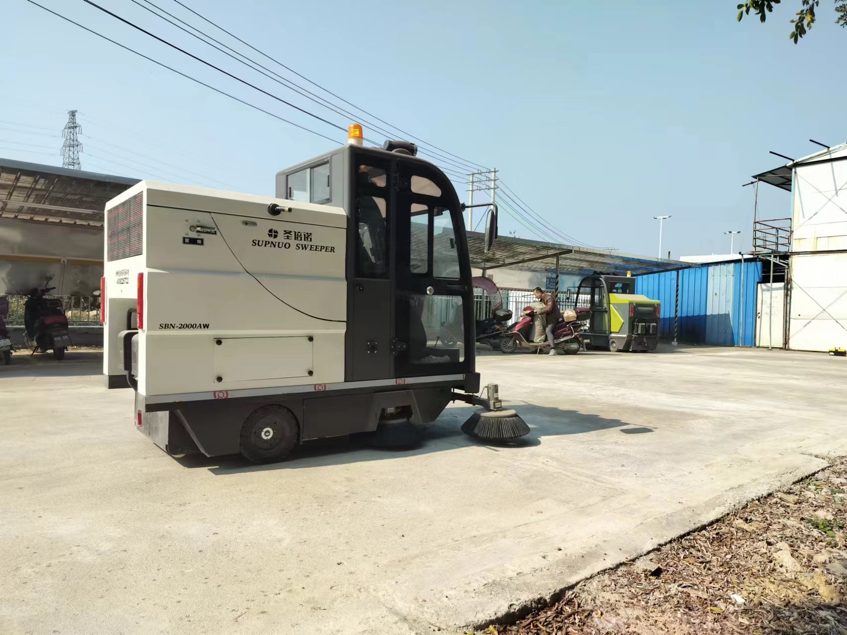 駕駛式路面清掃車 駕駛式路面清掃車