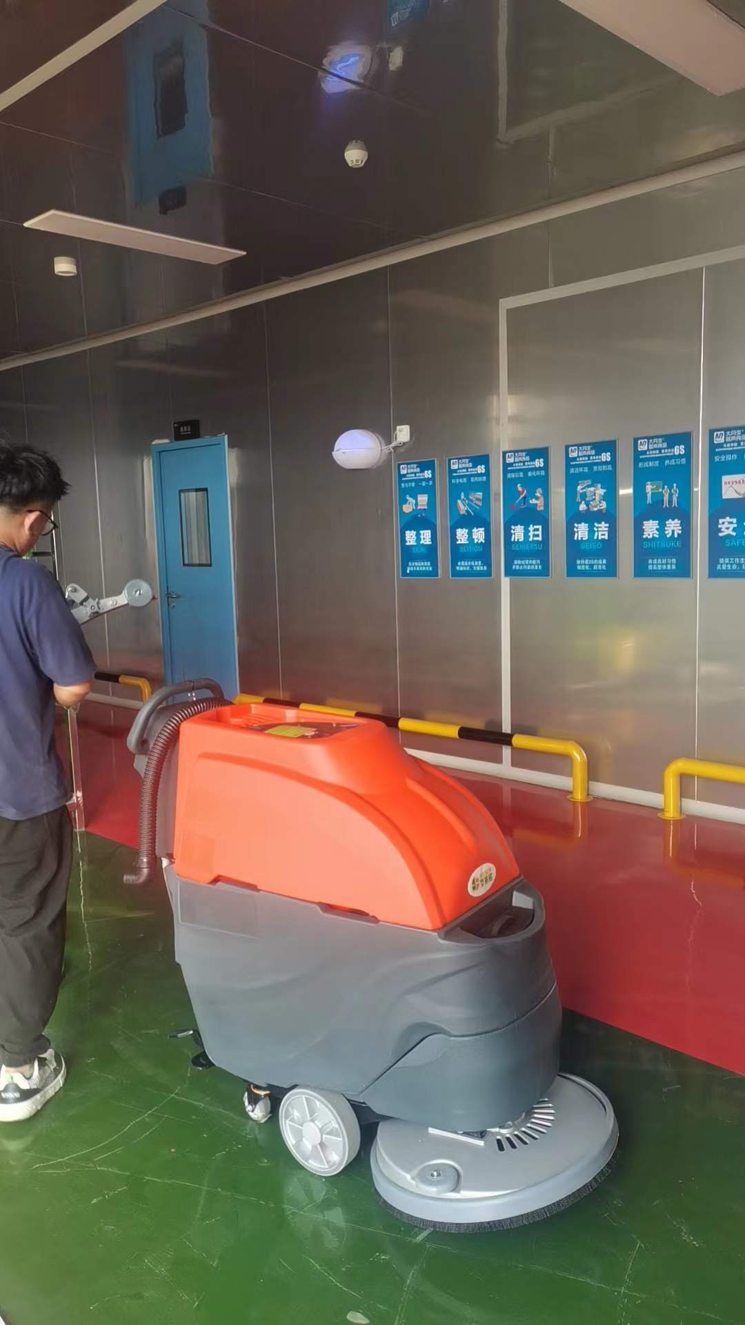 倉庫洗地機在多行業(yè)中的應(yīng)用與保護價值探究